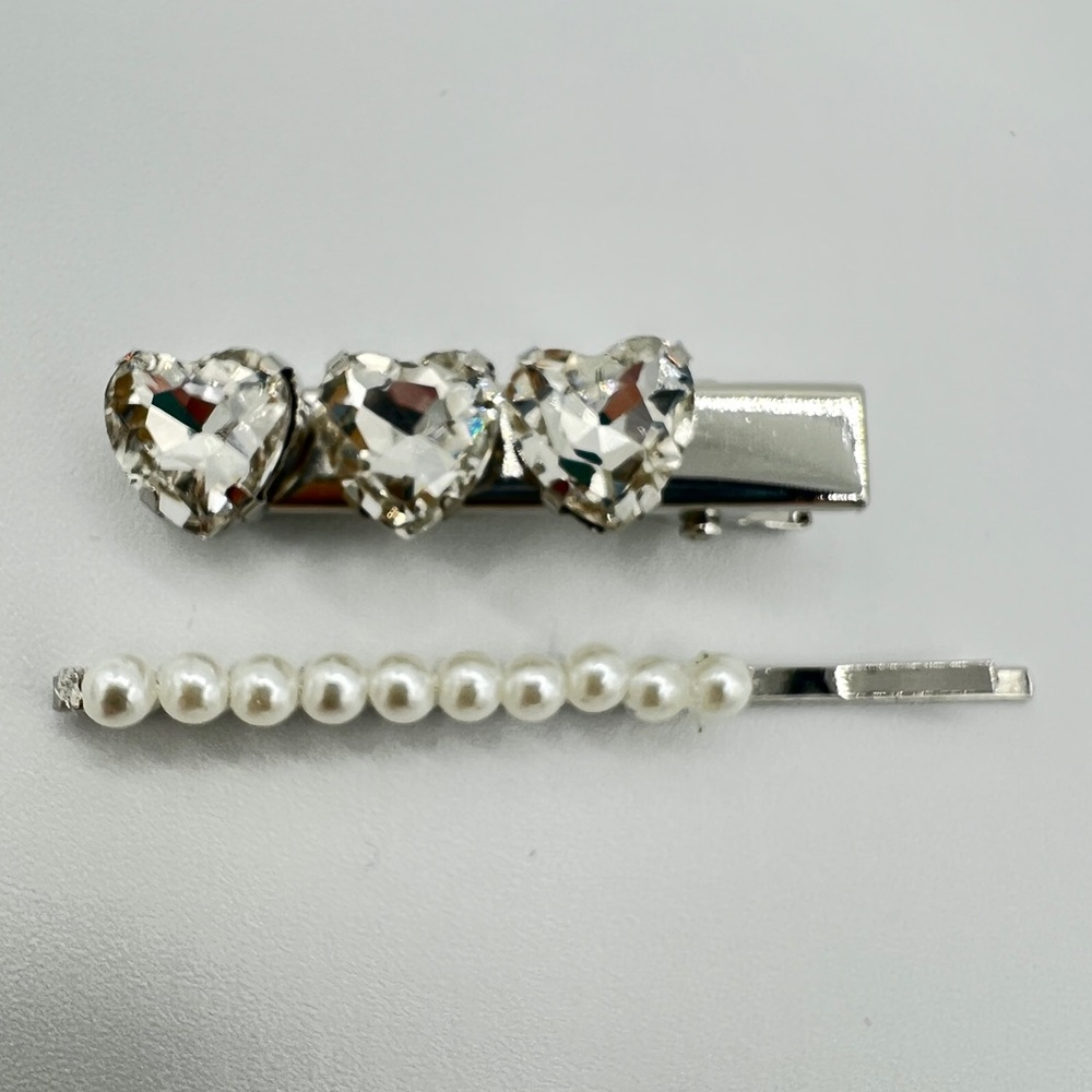 NWOT Rhinestone Heart & Pearl Hair Pin Set
